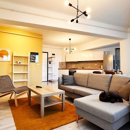 Cubrio Apartments Venetia Ясси Екстер'єр фото